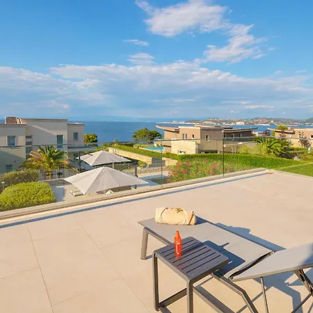 Beach Front Home In Savudrija Vakantiehuis *